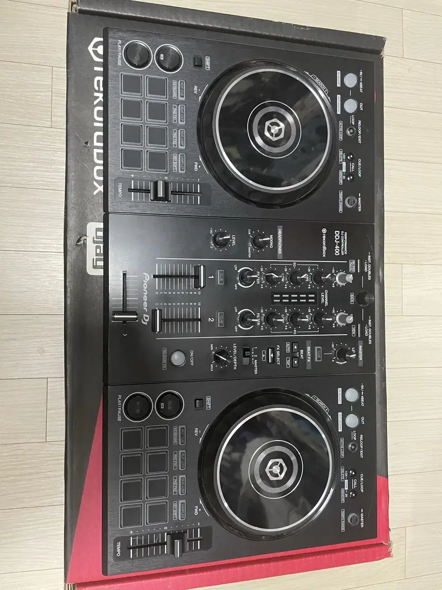 DDJ 400